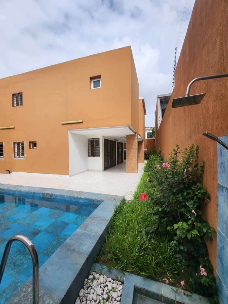 VILLA DUPLEX 5 PIÈCES AVEC PISCINE | RIVIERA 3 – CITÉ SYNACASS-CI 2 - Photo 1